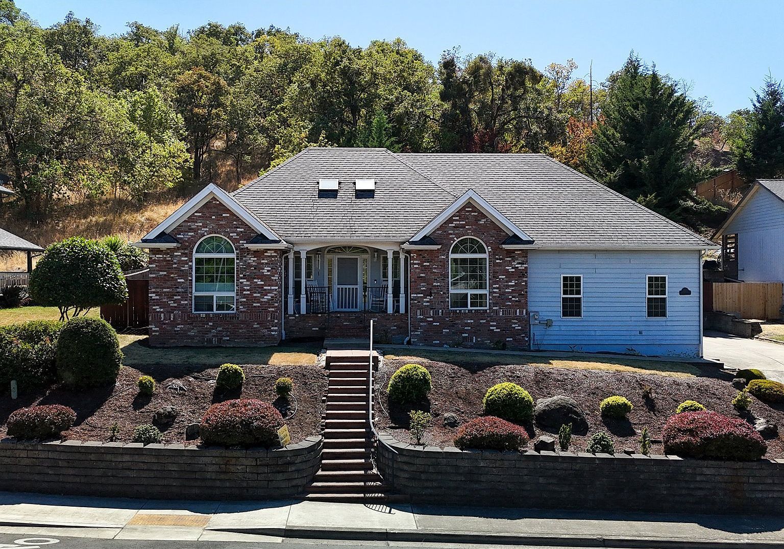 1050 NE Garden Valley Blvd Roseburg, OR 97470 - Thumbnail 2