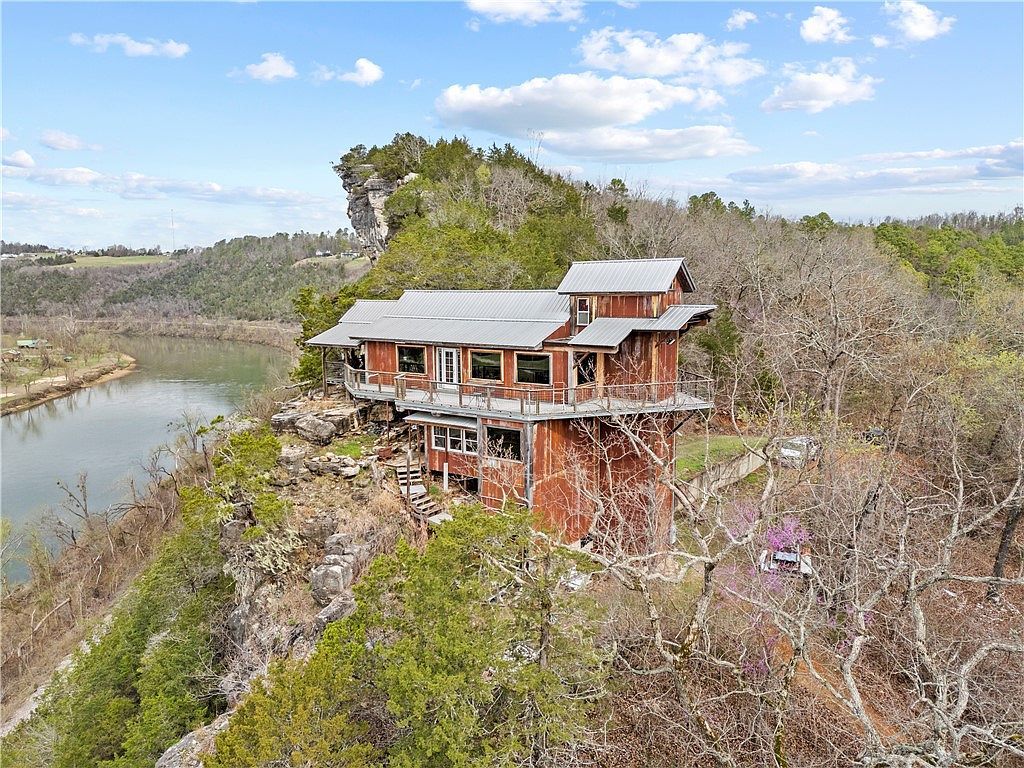 100 Tazewell Norfork, AR 72658  | Single Family