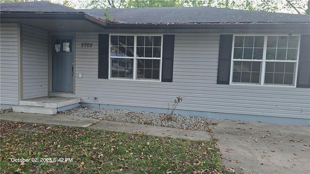 2705 Rosebud Cir Sedalia, MO 65301 - Thumbnail 2
