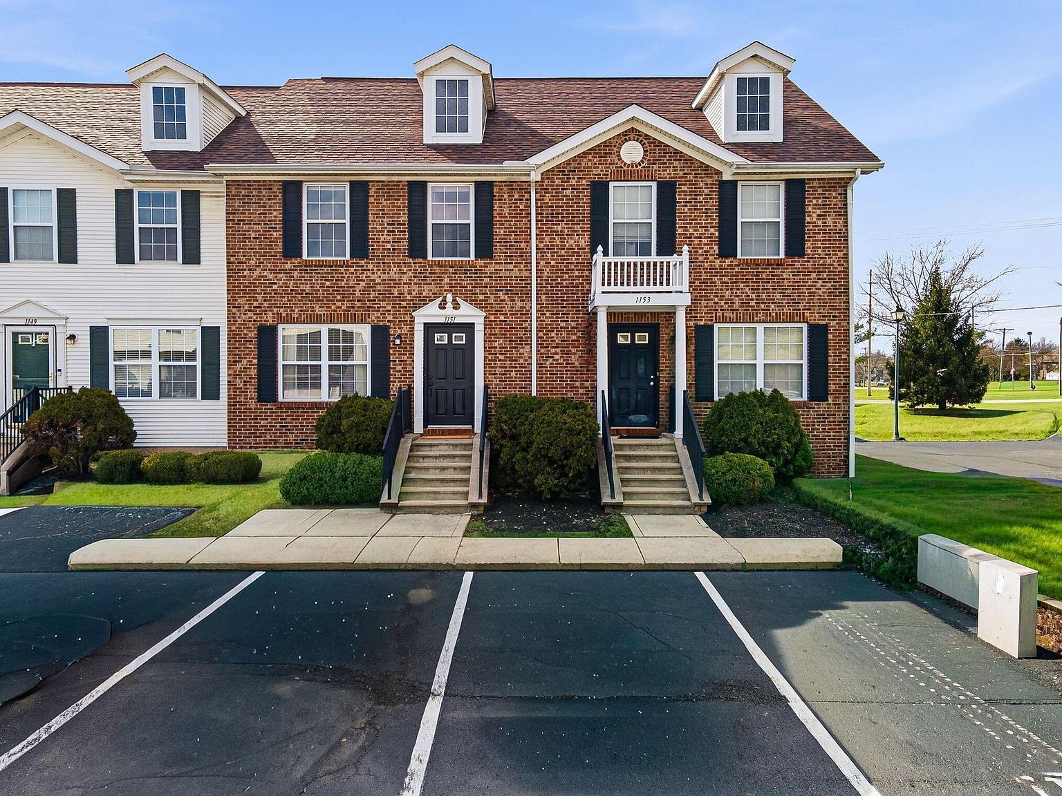 1151 Kinneton Columbus, OH 43228  | Condominium