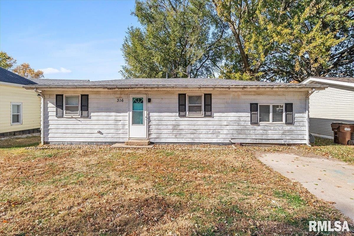 316 S Curtis St Edinburg, IL 62531 - Thumbnail 2