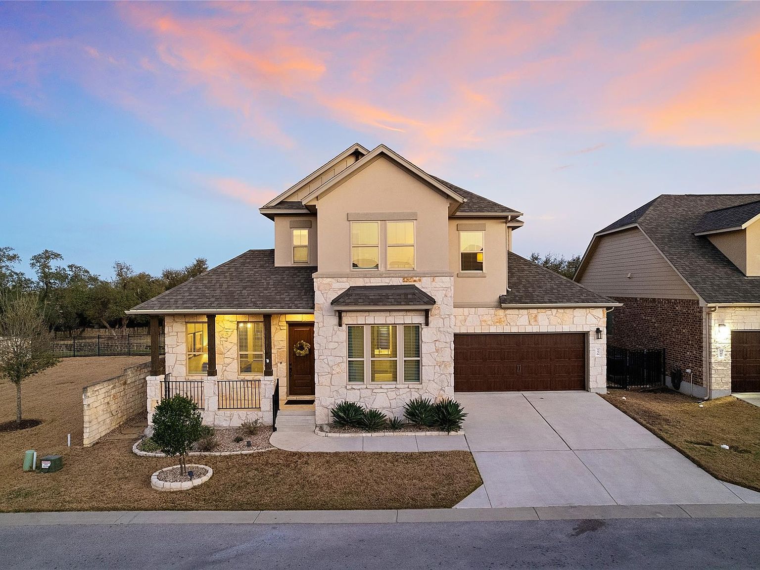 156 Village Oak Dr Austin, TX 78737 - Thumbnail 2