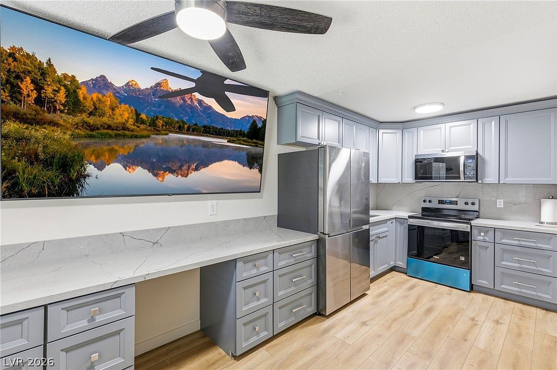 208 Orland St APT 10 Las Vegas, NV 89107, 89107