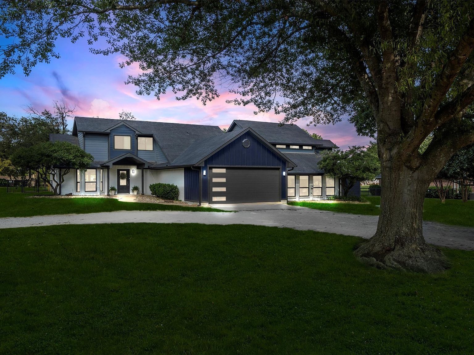 117 Modoc Trl Lake Kiowa, TX 76240  | Single Family