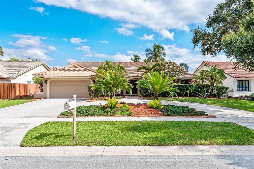 1120 NW 100th Way Plantation, FL 33322 - Thumbnail 2