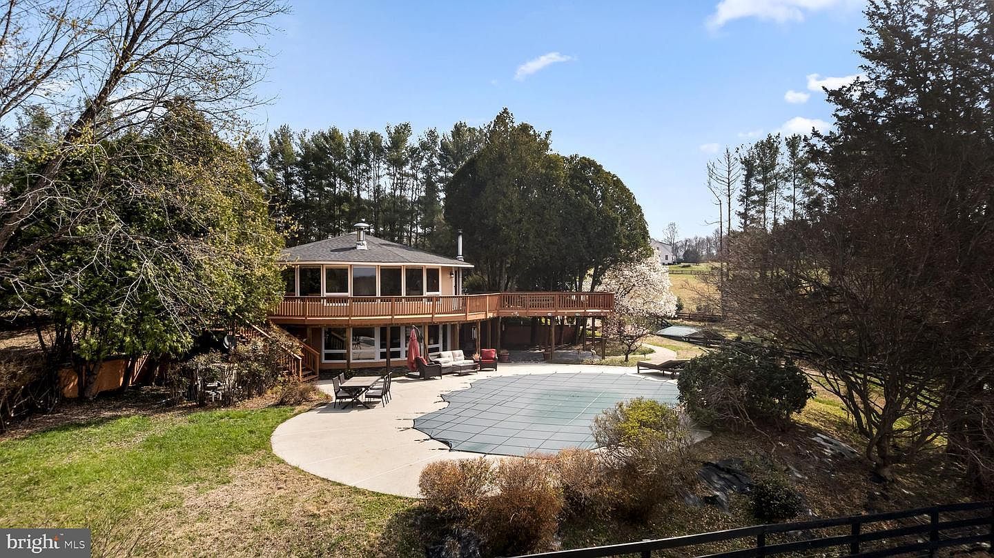 10803 Crest Hill Rd Marshall, VA 20115  | Single Family