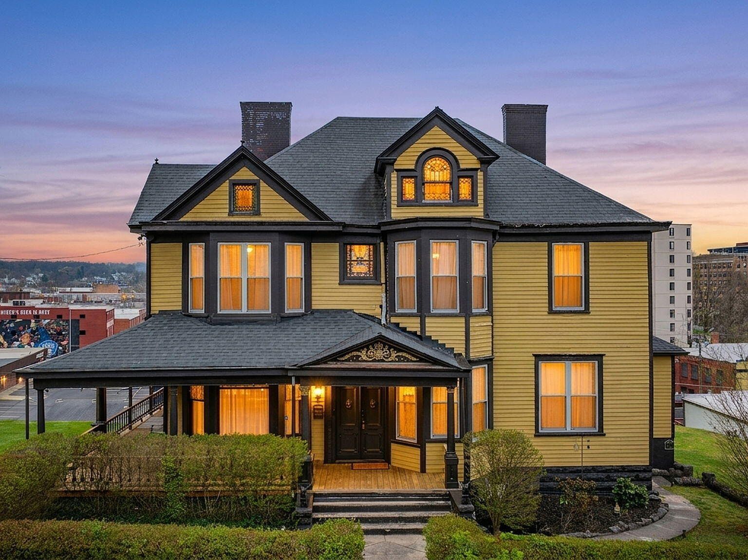 211 Johnson St Bristol, VA 24201  | Single Family