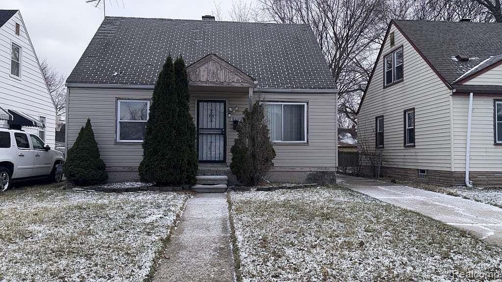 8494 Heyden St Detroit, MI 48228 - Thumbnail 2