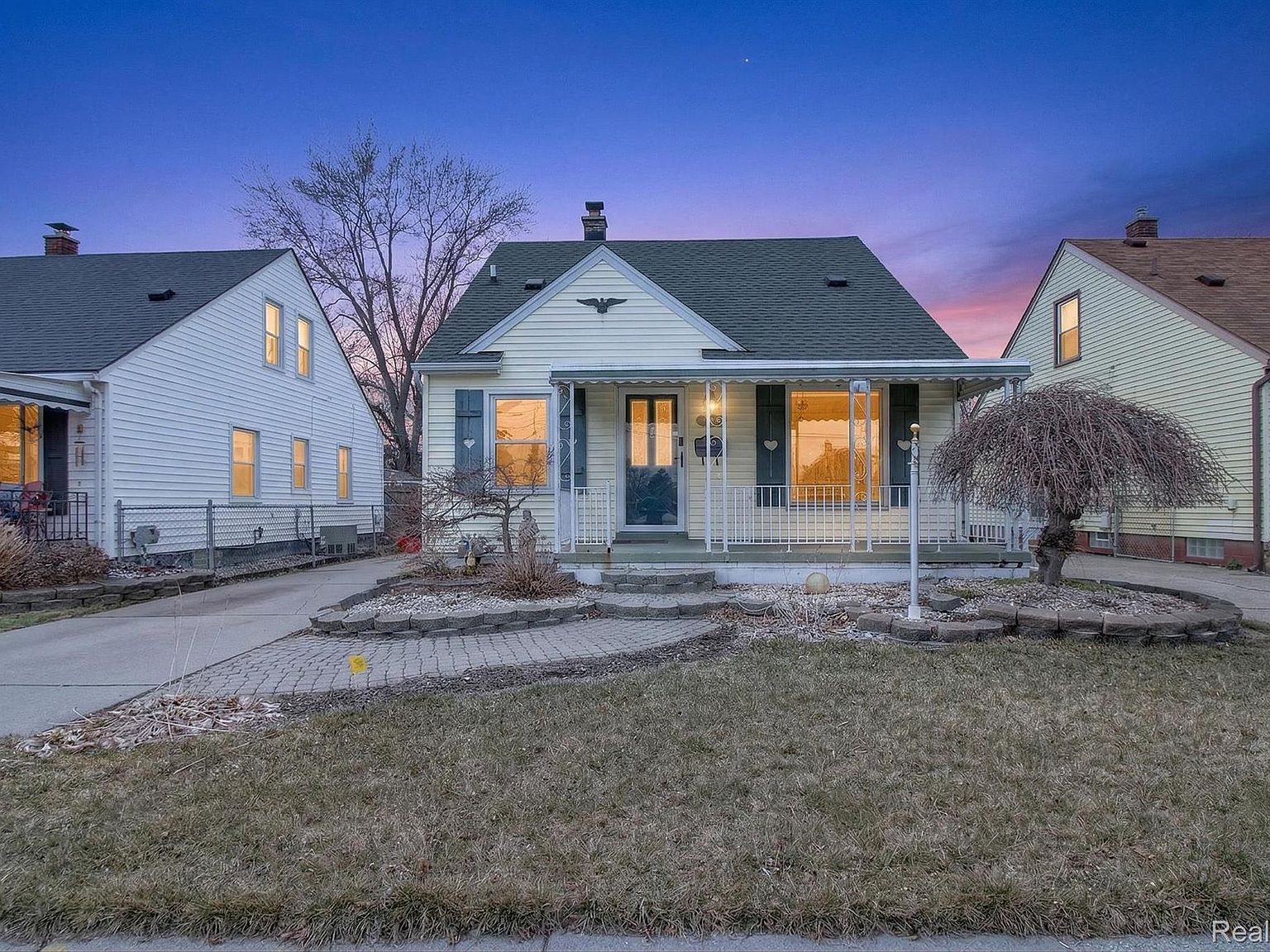 29901 Kelly Rd Roseville, MI 48066 - Thumbnail 2