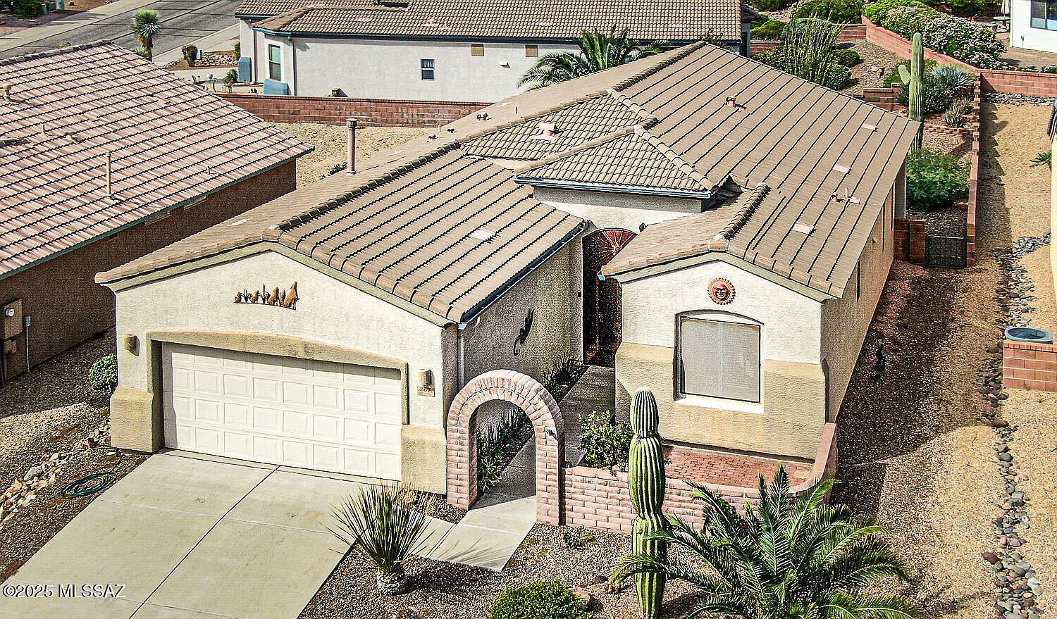 267 N Via La Castellana Green Valley, AZ 85614 - Thumbnail 2