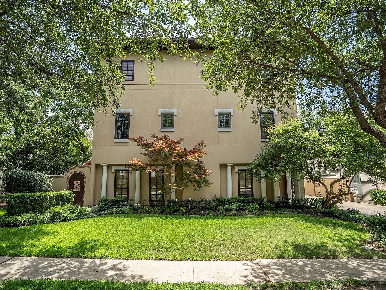 4323 Gilbert Ave #4 Dallas, TX 75219 - Thumbnail 2