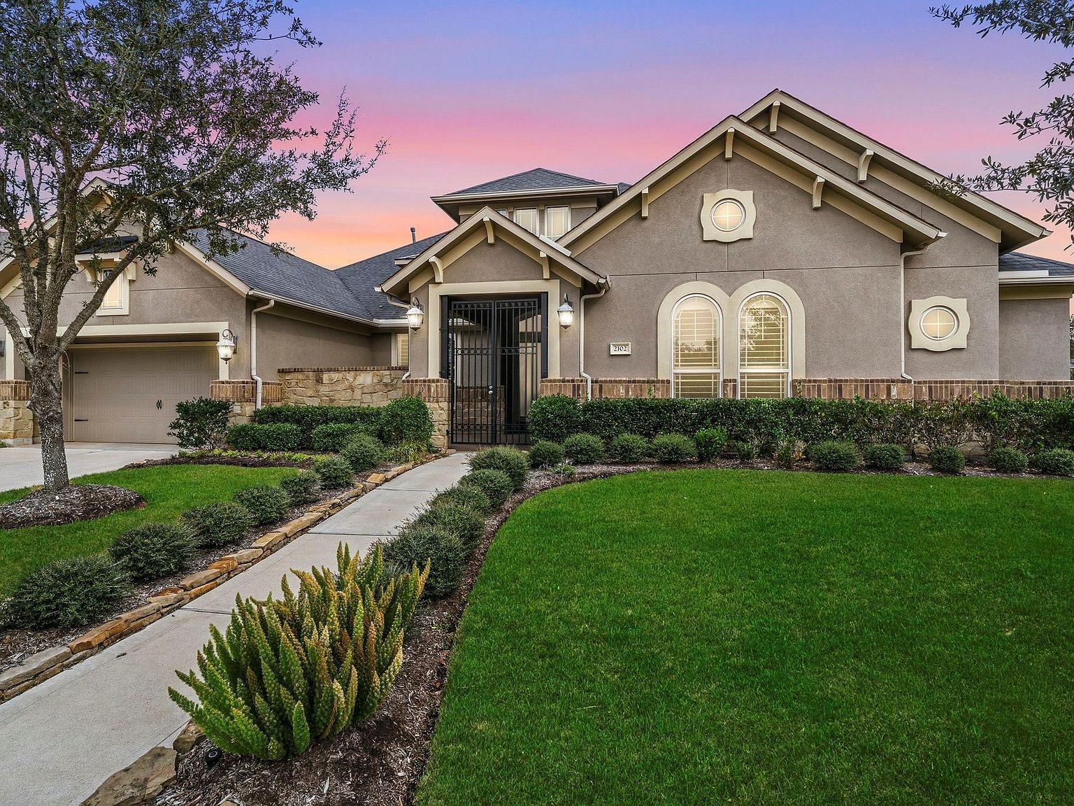 2102 Old Town Dr Missouri City, TX 77459 - Thumbnail 2