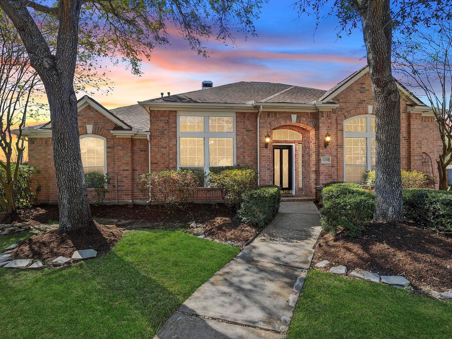 2038 Crisfield Dr Sugar Land, TX 77479 - Thumbnail 2