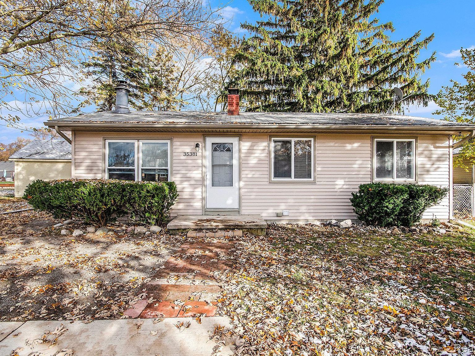 35381 Dern Dr Brownstown, MI 48173 - Thumbnail 2