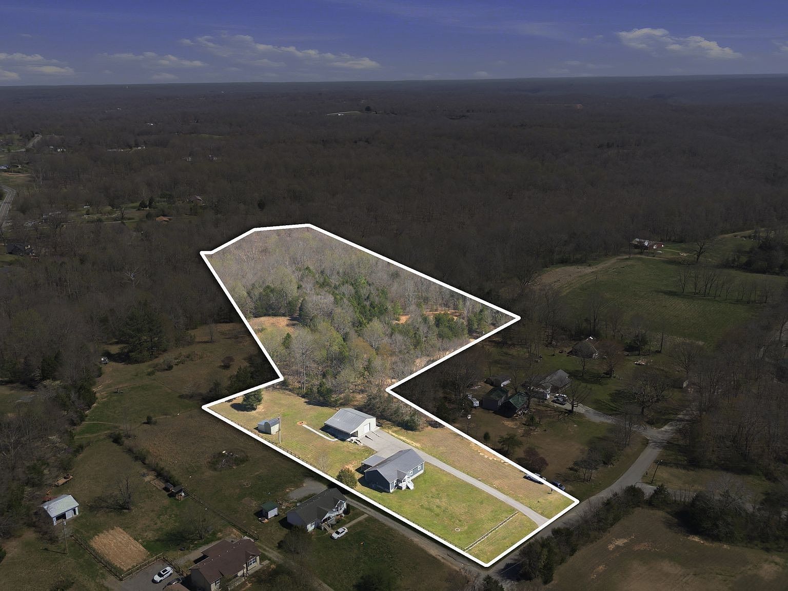 1041 Twin Creek Rd Charlotte, TN 37036  | Single Family