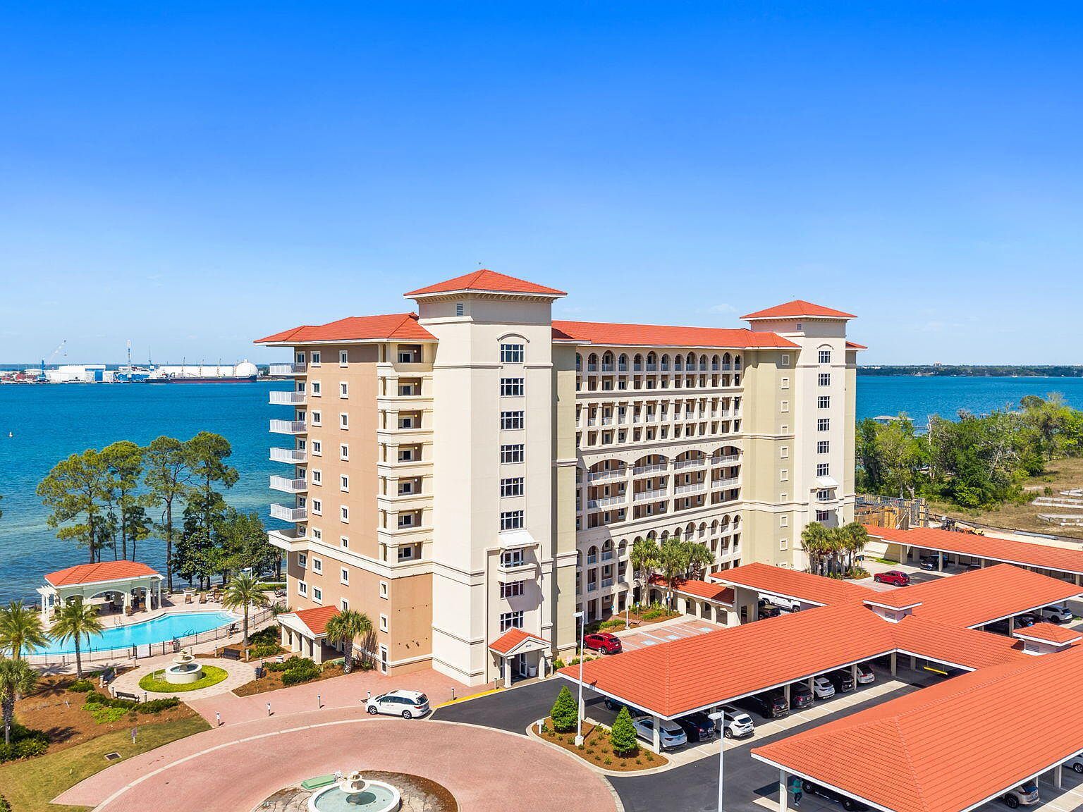 2400 Grandiflora Blvd #1002 Panama City, FL 32408  | Condominium