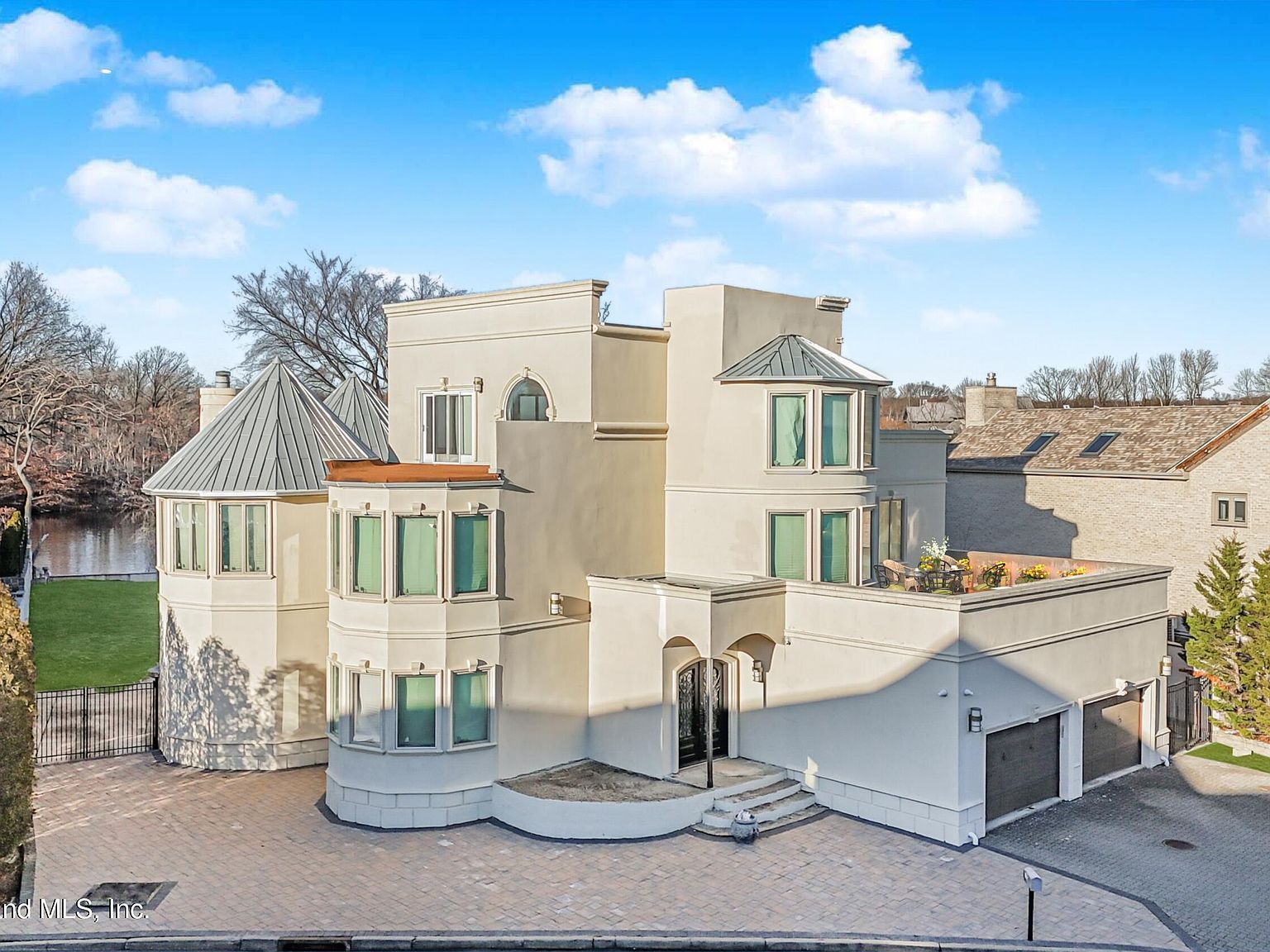 155 Nicolosi Dr Staten Island, NY 10312 - Thumbnail 2