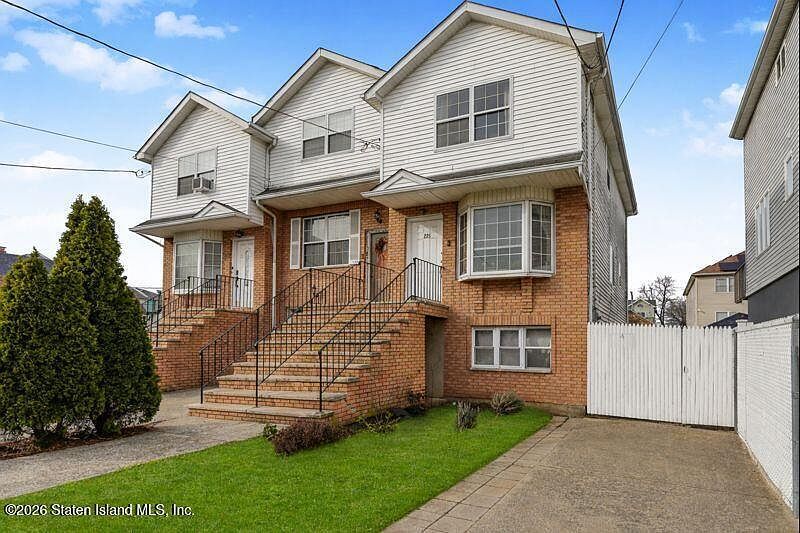 225 Colony Ave Staten Island, NY 10306 - Thumbnail 2