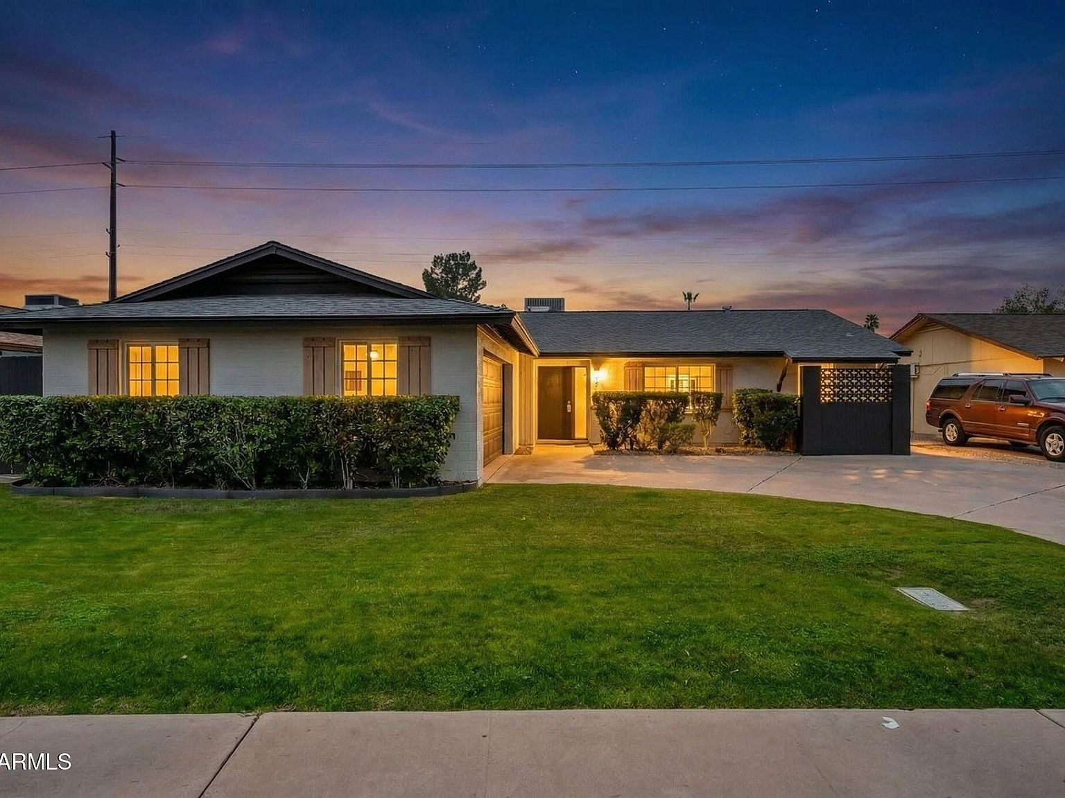 8631 E Plaza Ave Scottsdale, AZ 85250 - Thumbnail 2