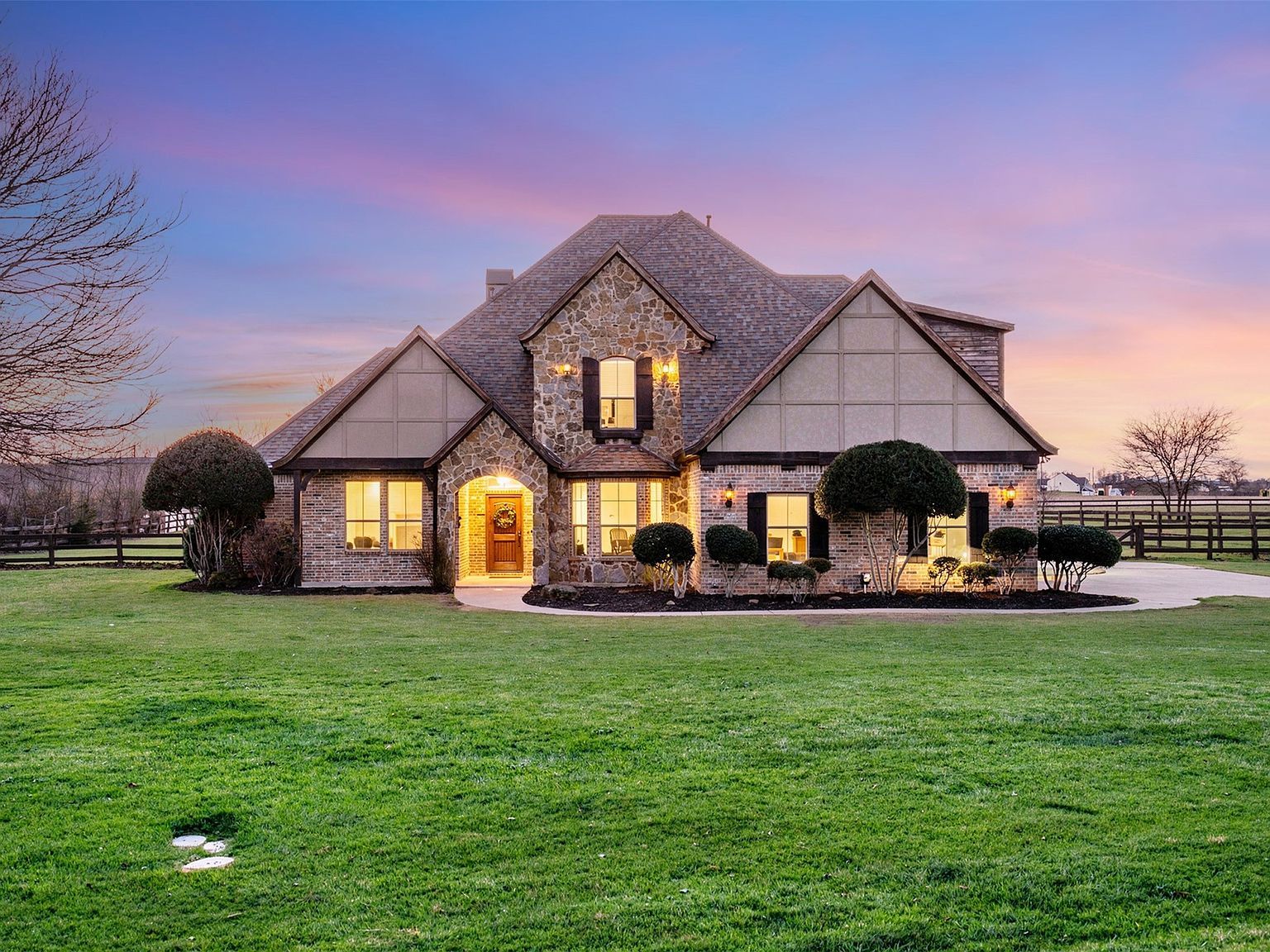 2705 Kerry Ct Argyle, TX 76226 - Thumbnail 2