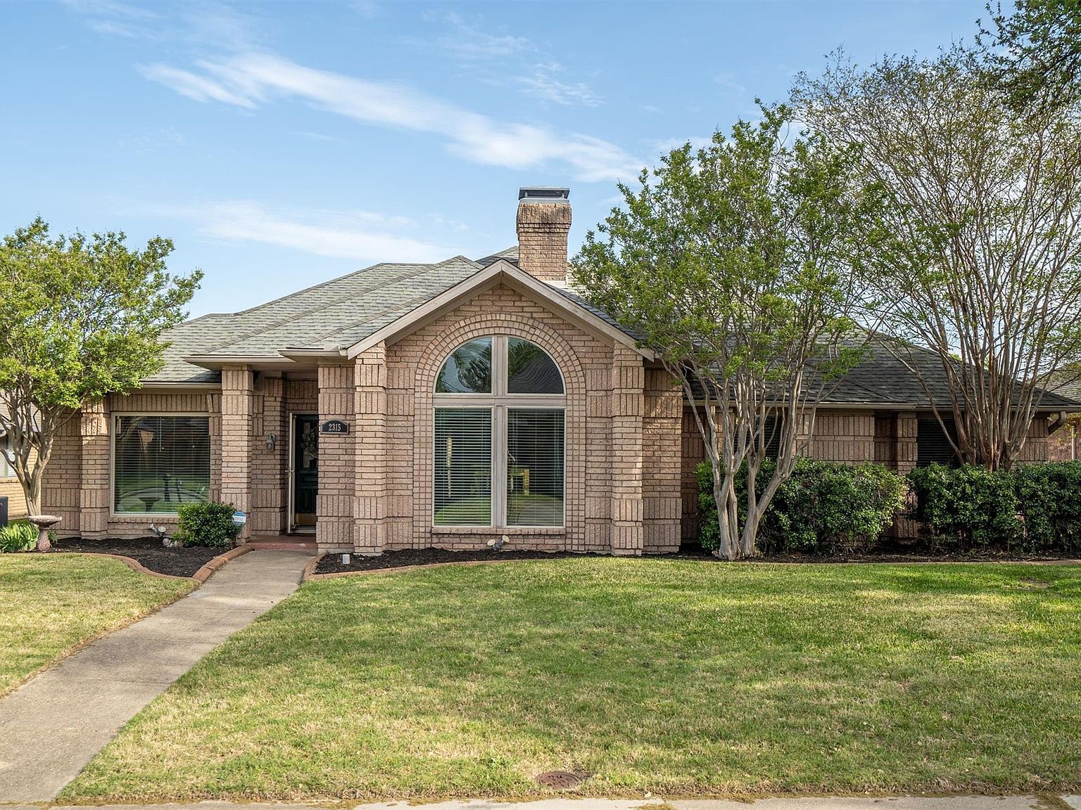 2315 Stone Glen Ln Carrollton, TX 75007 - Thumbnail 2