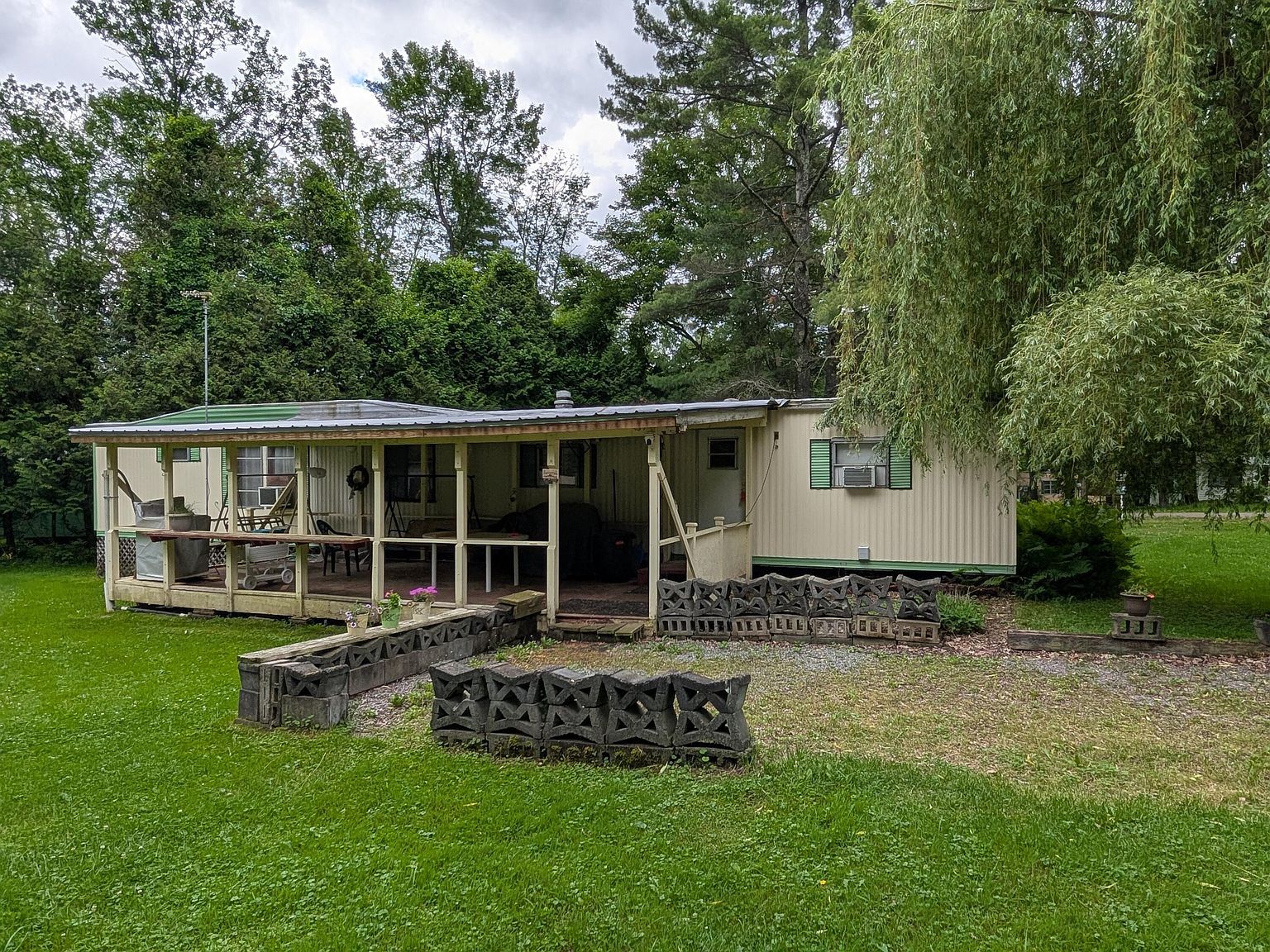 27 Elm Ave Willsboro, NY 12996, 12996