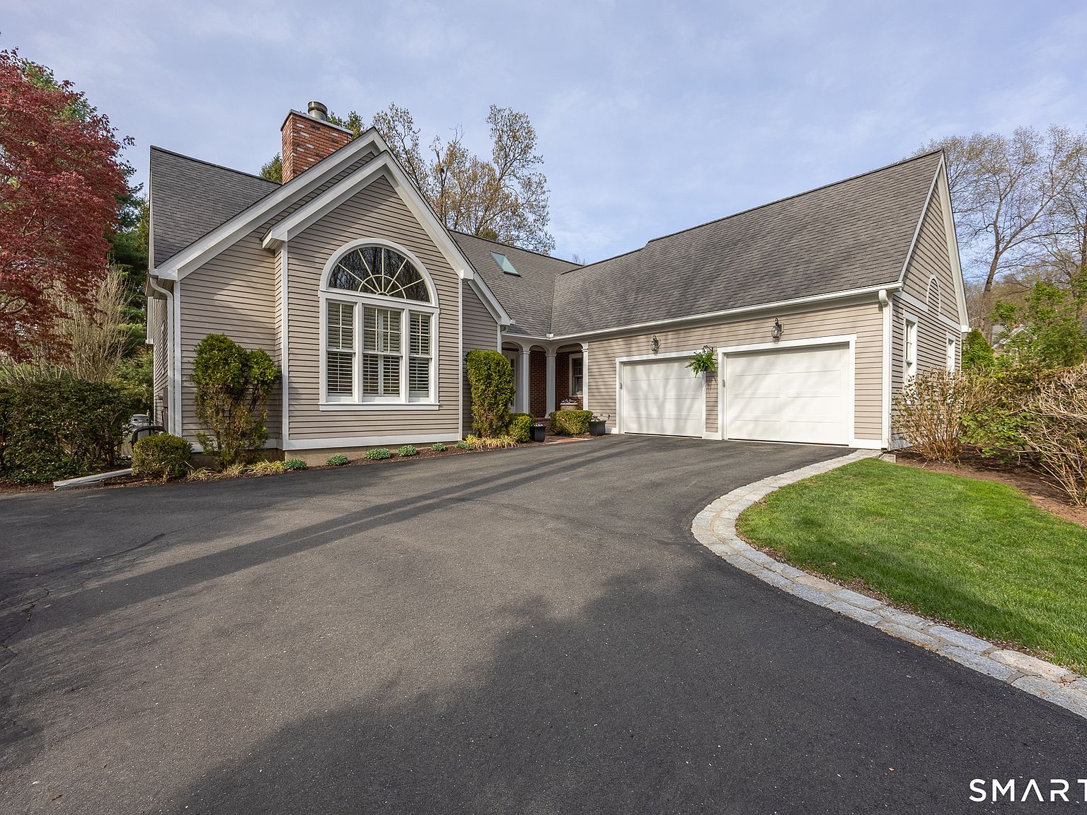 456 Castle Glenn Cheshire, CT 06410  | Condominium