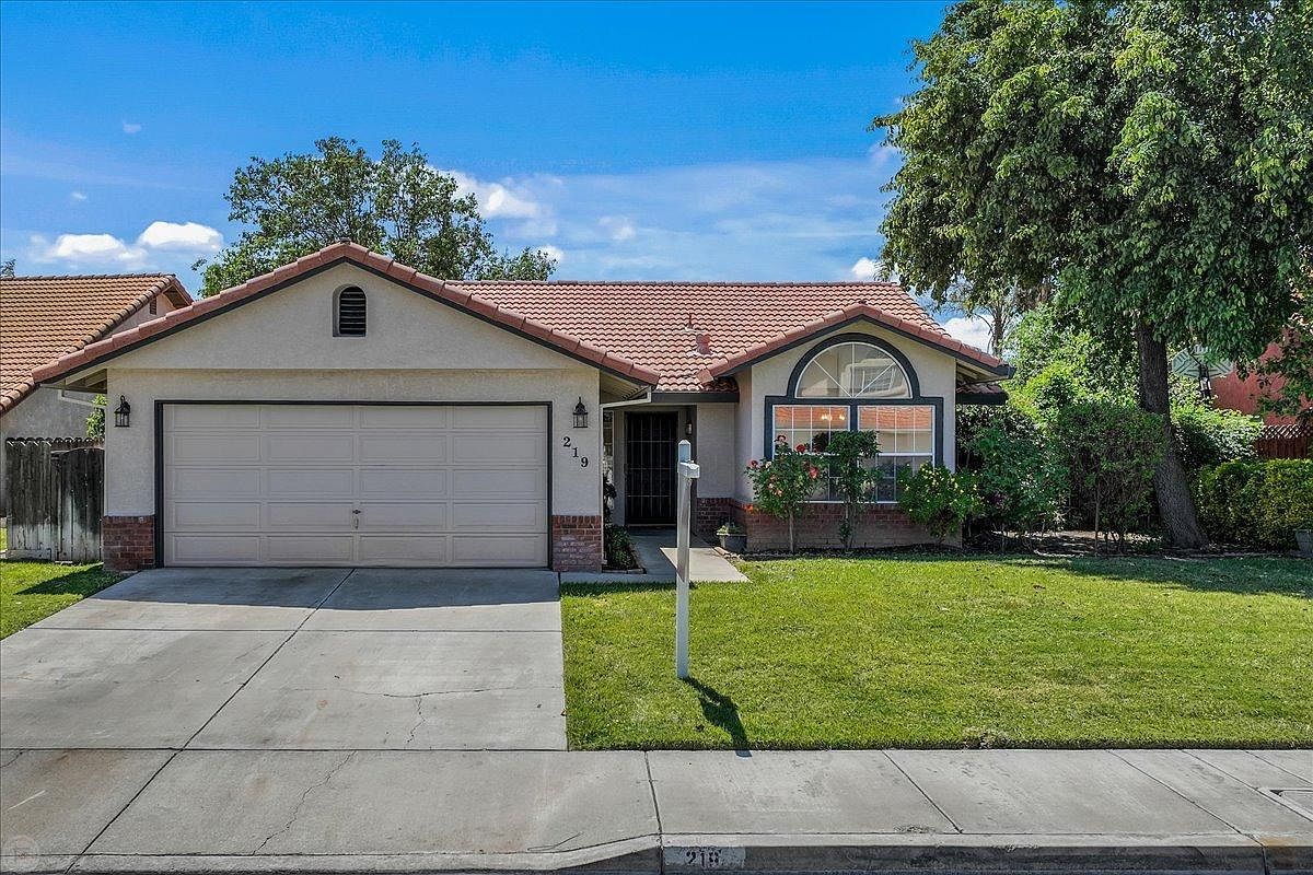 219 Gee Gee Ave Los Banos, CA 93635 | Single Family