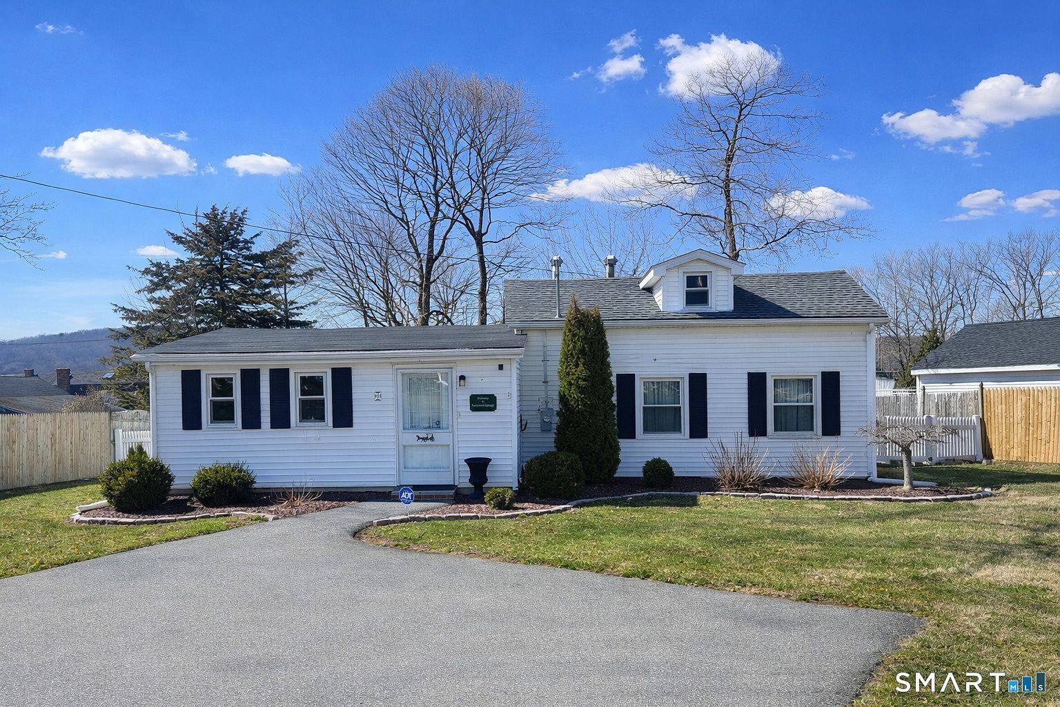 6 Lakeview Pl Middlefield, CT 06455  | Single Family