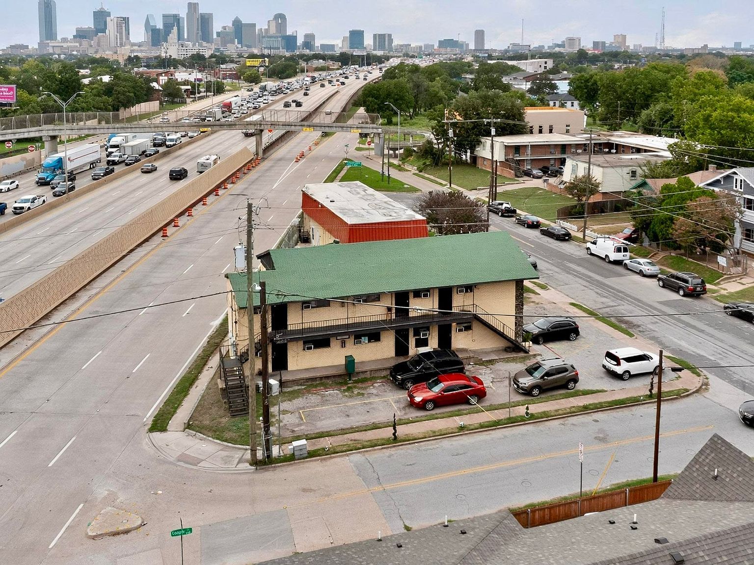 3525 Colonial Ave Dallas, TX 75215 - Thumbnail 2