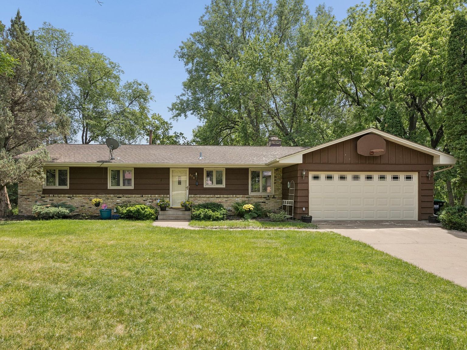 290 Rice Creek Blvd NE Fridley, MN 55432, 55432