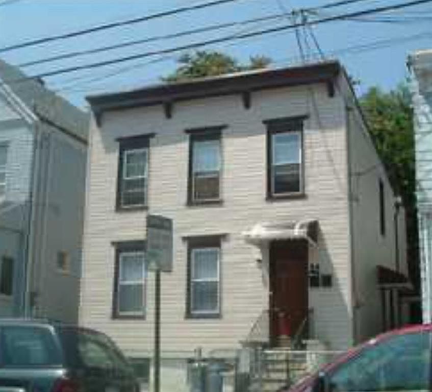 94 Gordon St Staten Island, NY 10304  | Multi Family