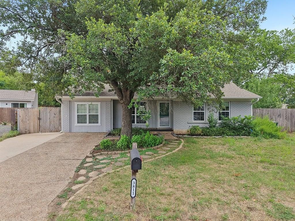 3811 Byron Dr Austin, TX 78704 - Thumbnail 2