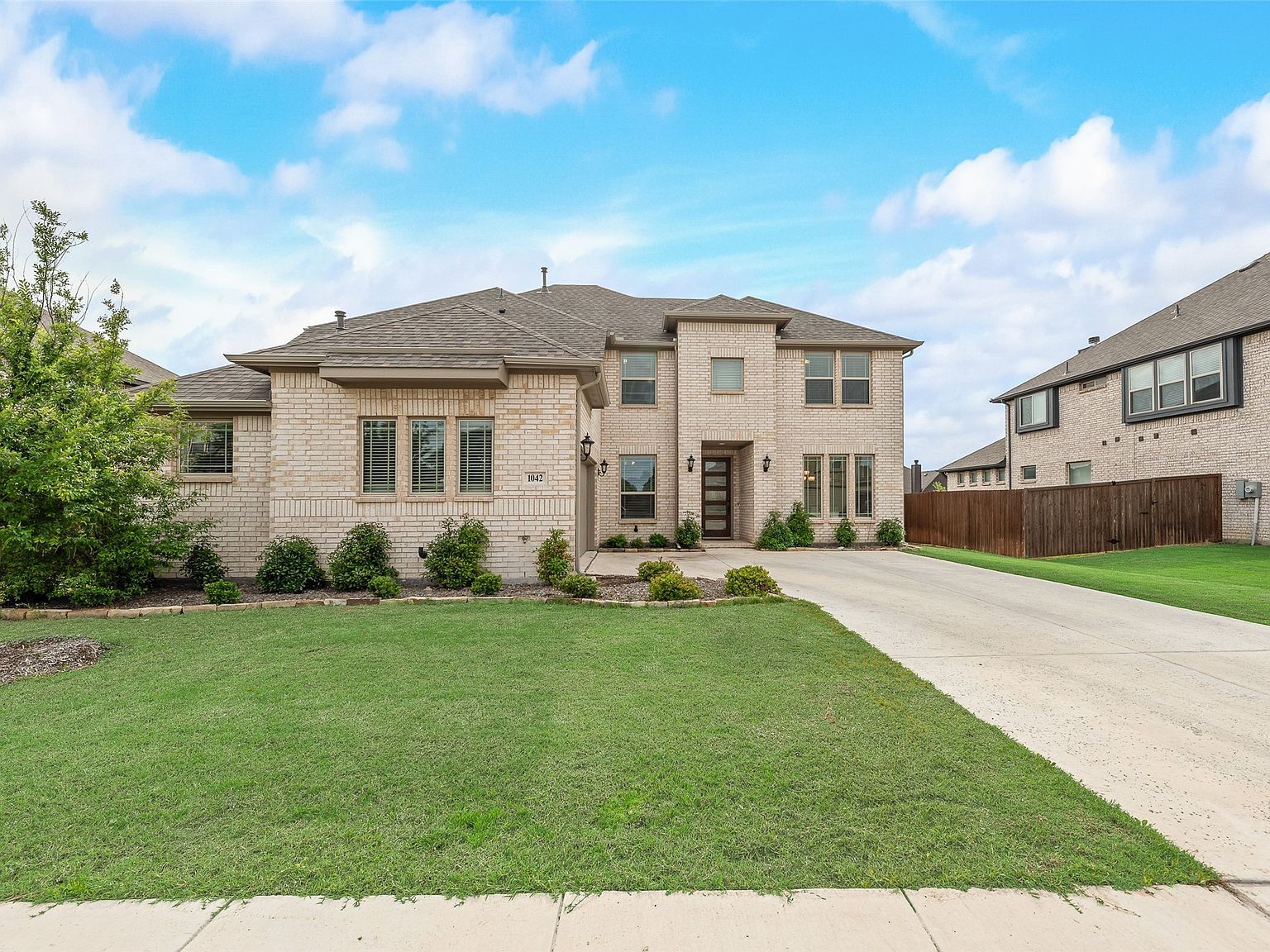 1042 Elmwood Dr Justin, TX 76247, 76247