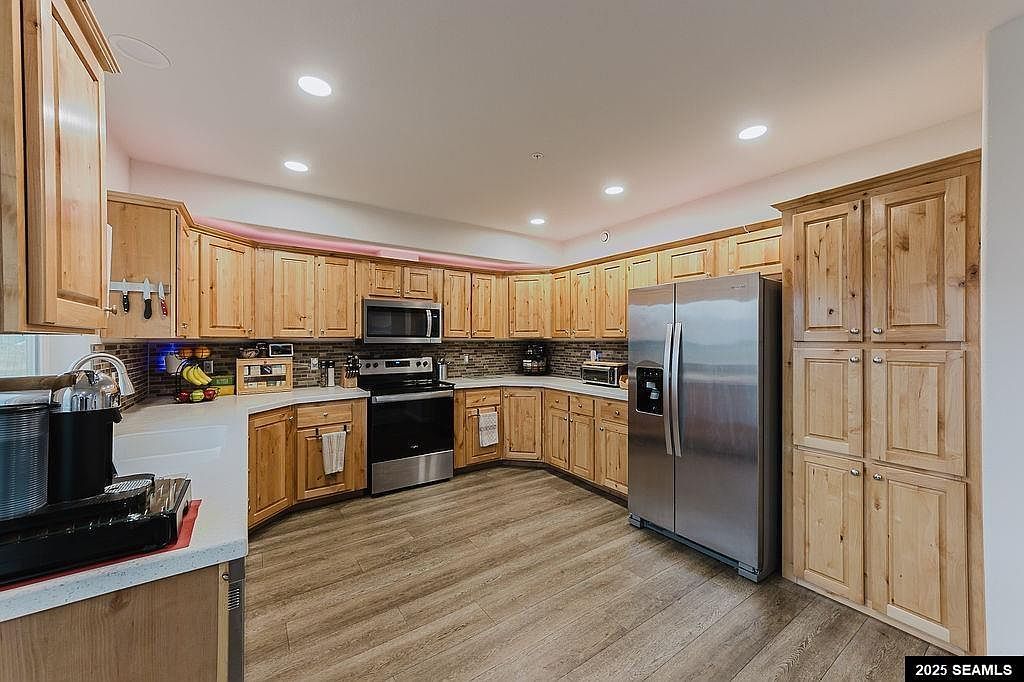 9090 Cinema Dr #D102 Juneau, AK 99801 - Thumbnail 2