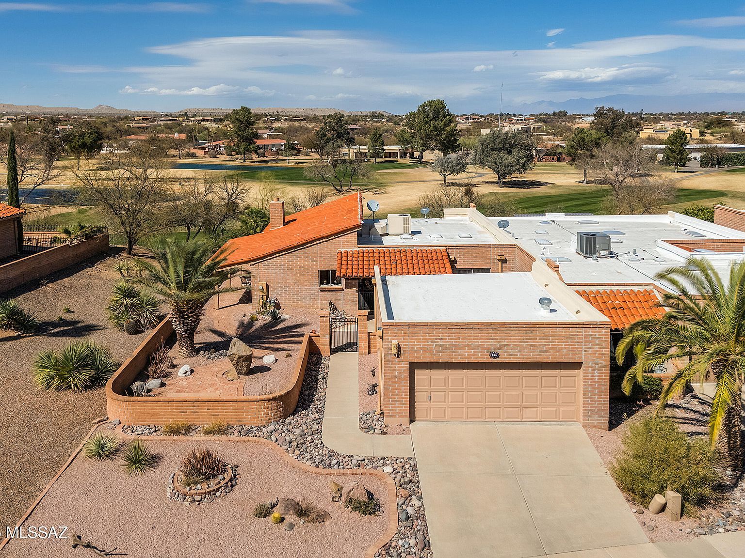 736 W Desert Hills Dr Green Valley, AZ 85622 - Thumbnail 2