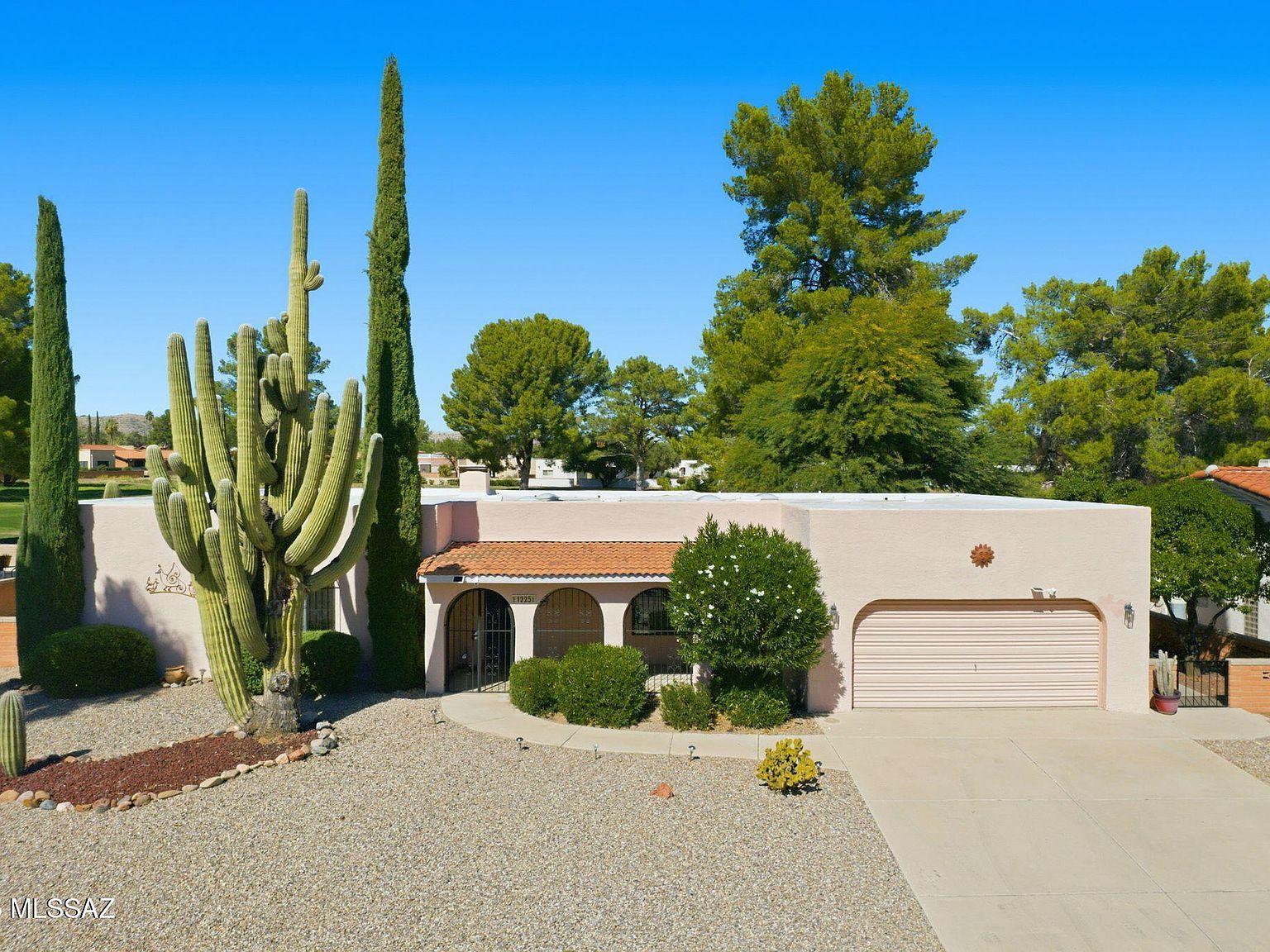 1225 N Abrego Dr Green Valley, AZ 85614 - Thumbnail 2