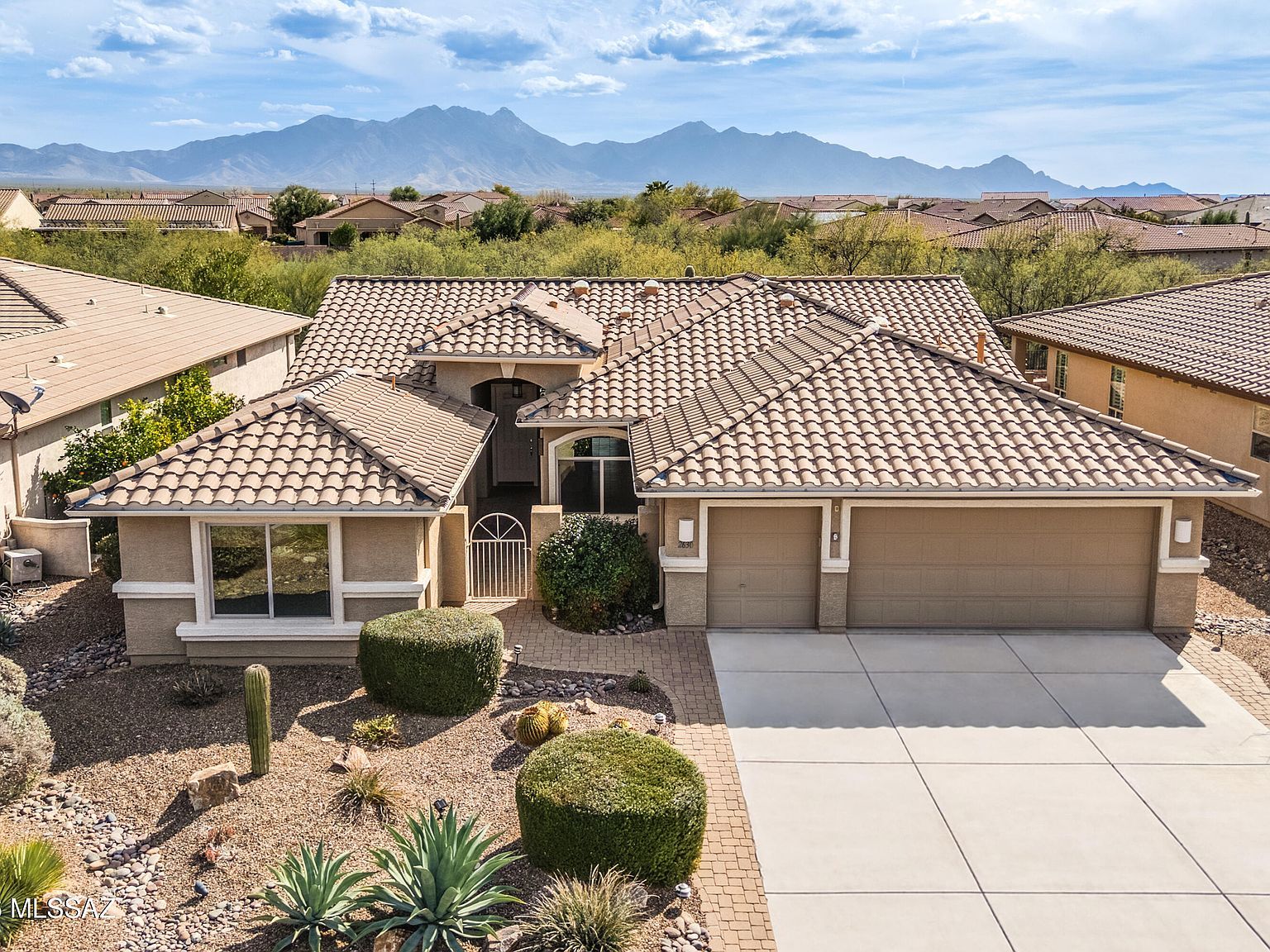 2630 E Genevieve Way Green Valley, AZ 85614 - Thumbnail 2