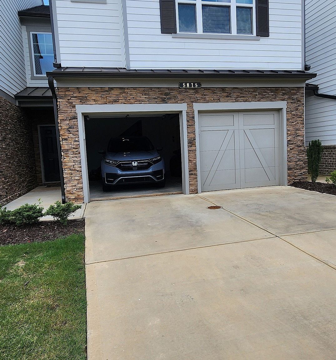 5815 Thornton Dr Cumming, GA 30028 - Thumbnail 2