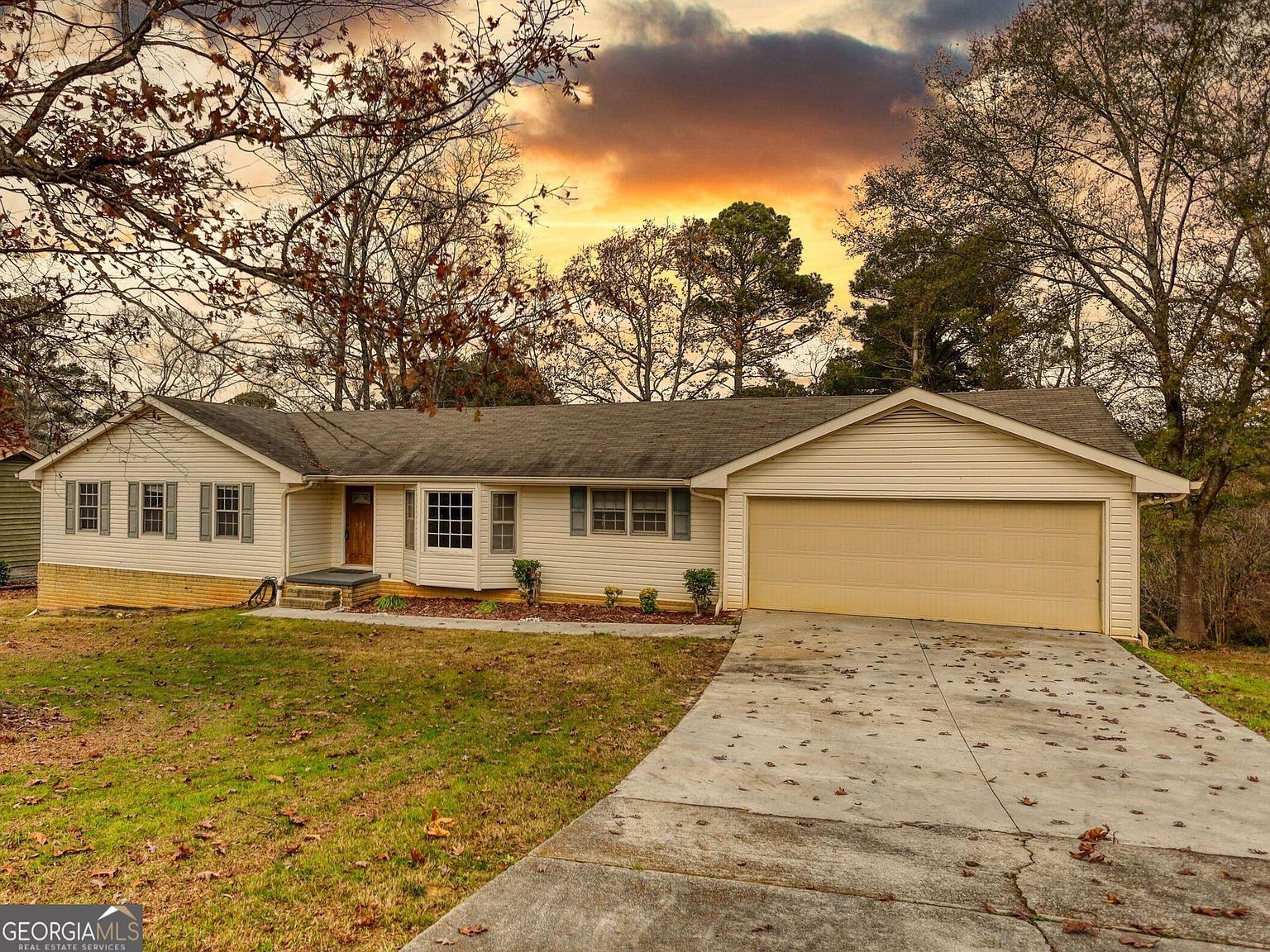 2289 Amberbrook Dr SW Conyers, GA 30094 - Thumbnail 2