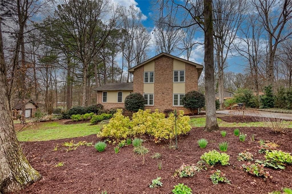 832 Sweet Briar Ln SE Conyers, GA 30094  | Single Family