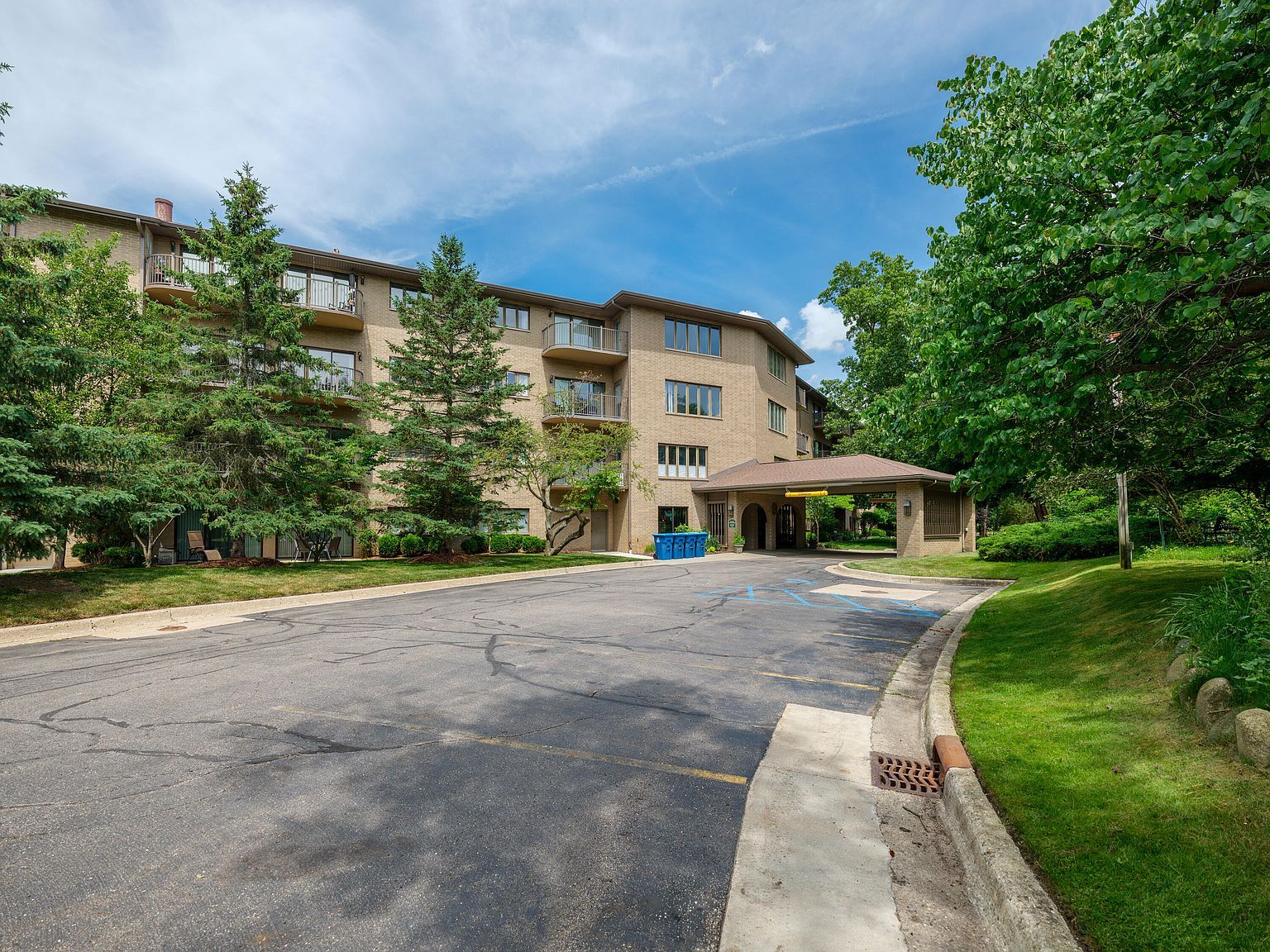 4040 Greenleaf Cir APT 409 Kalamazoo, MI 49008  | Condominium