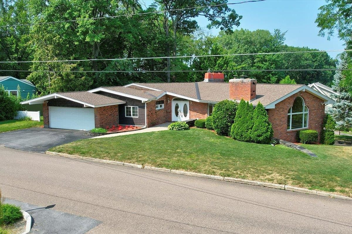 73 South St Burlington, VT 05401 - Thumbnail 2