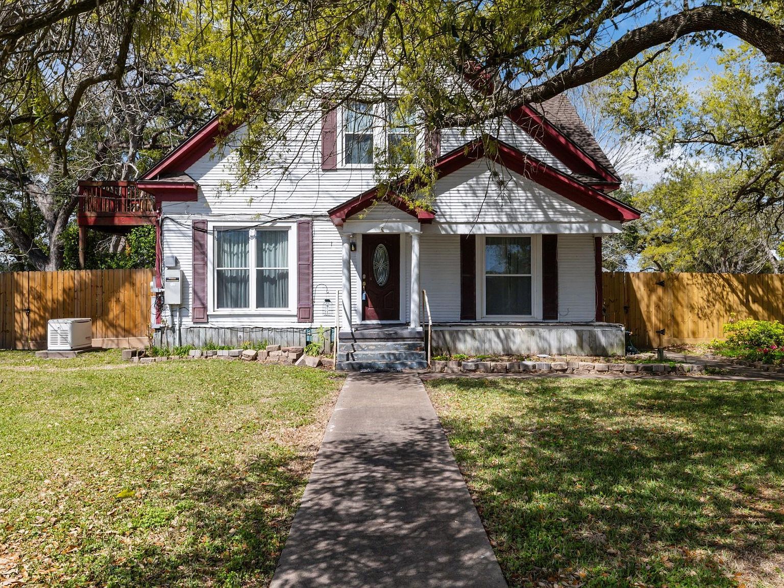 602 W Sealy St Alvin, TX 77511  | Single Family