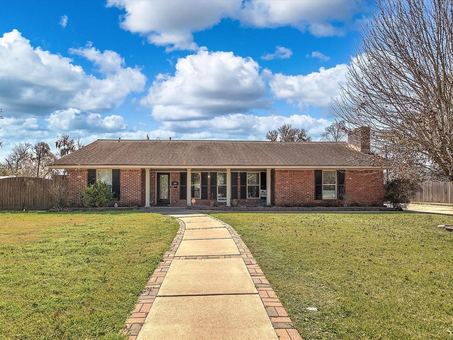 110 Daisy St Lake Jackson, TX 77566 - Thumbnail 2