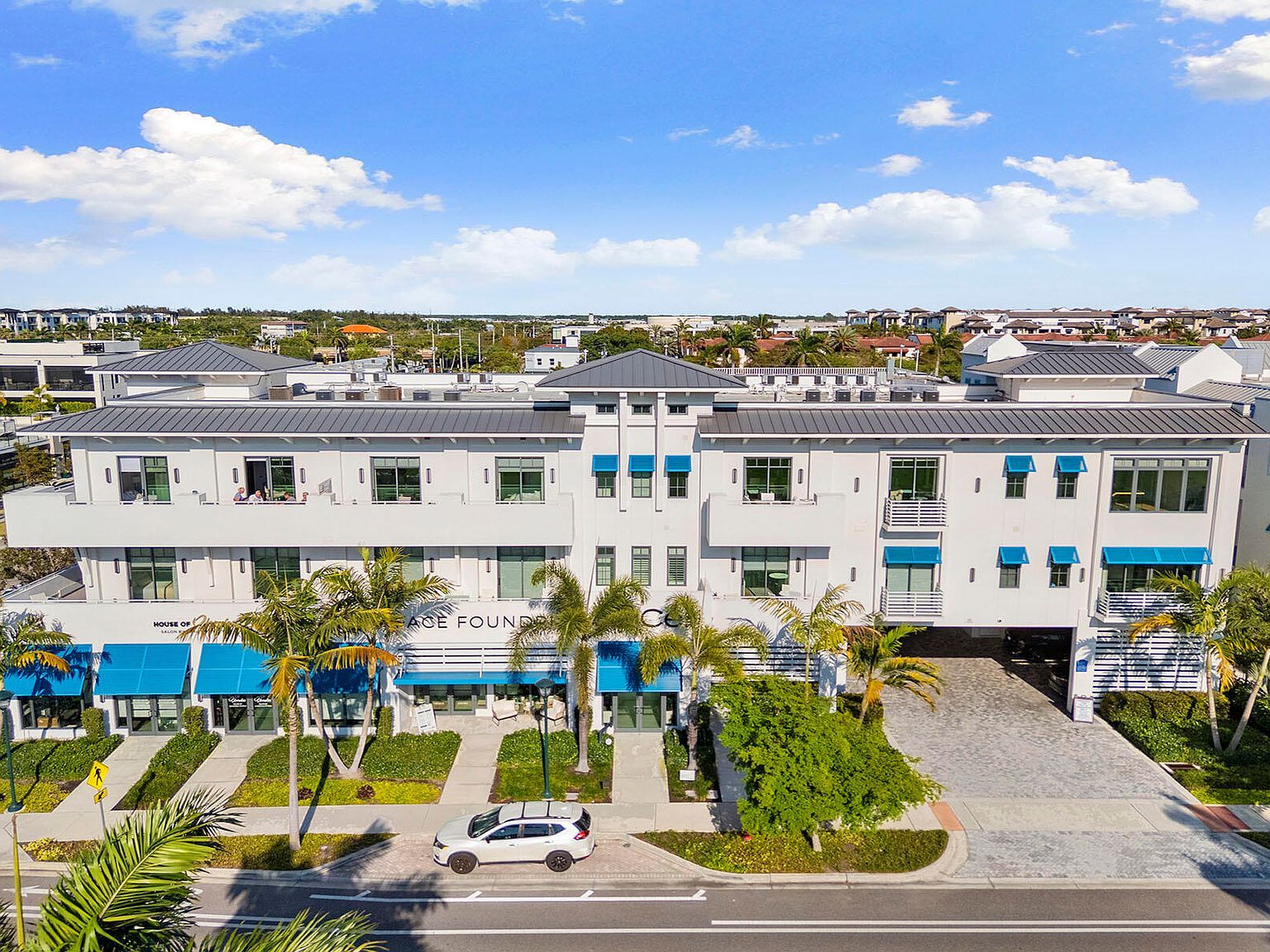 101 8th St S #307 Naples, FL 34102 | Condominium