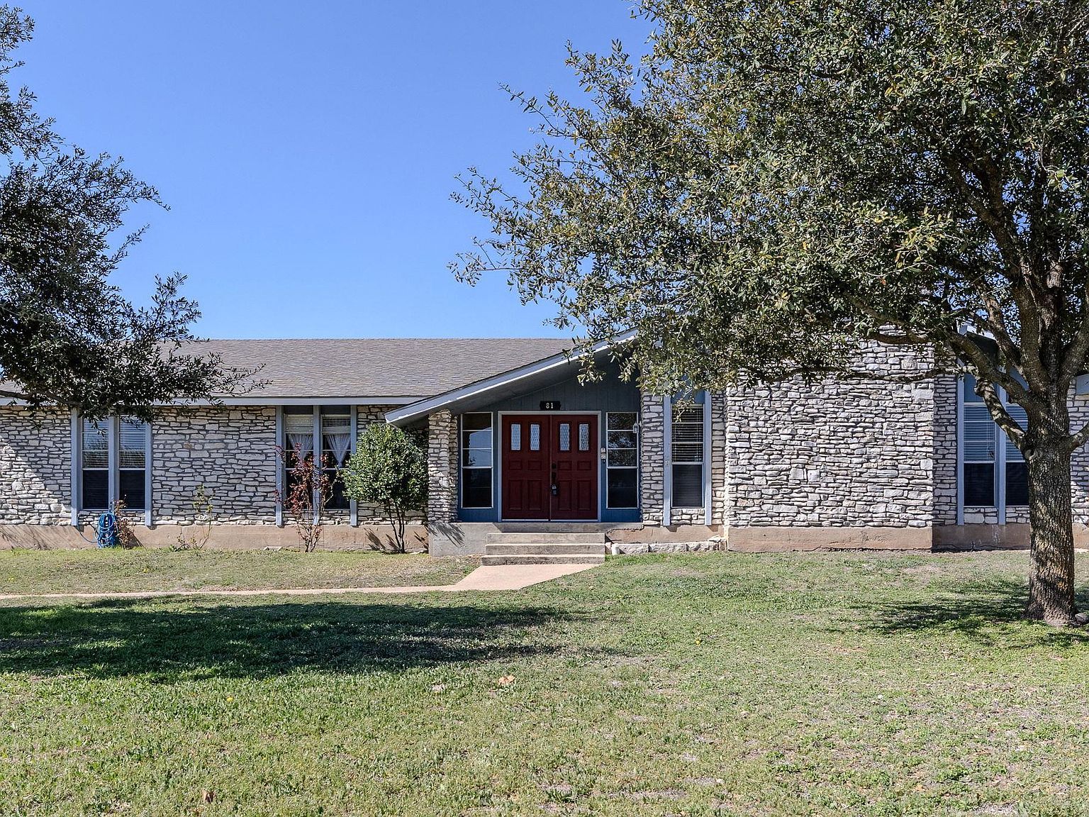 81 Family Cir Hutto, TX 78634 - Thumbnail 2