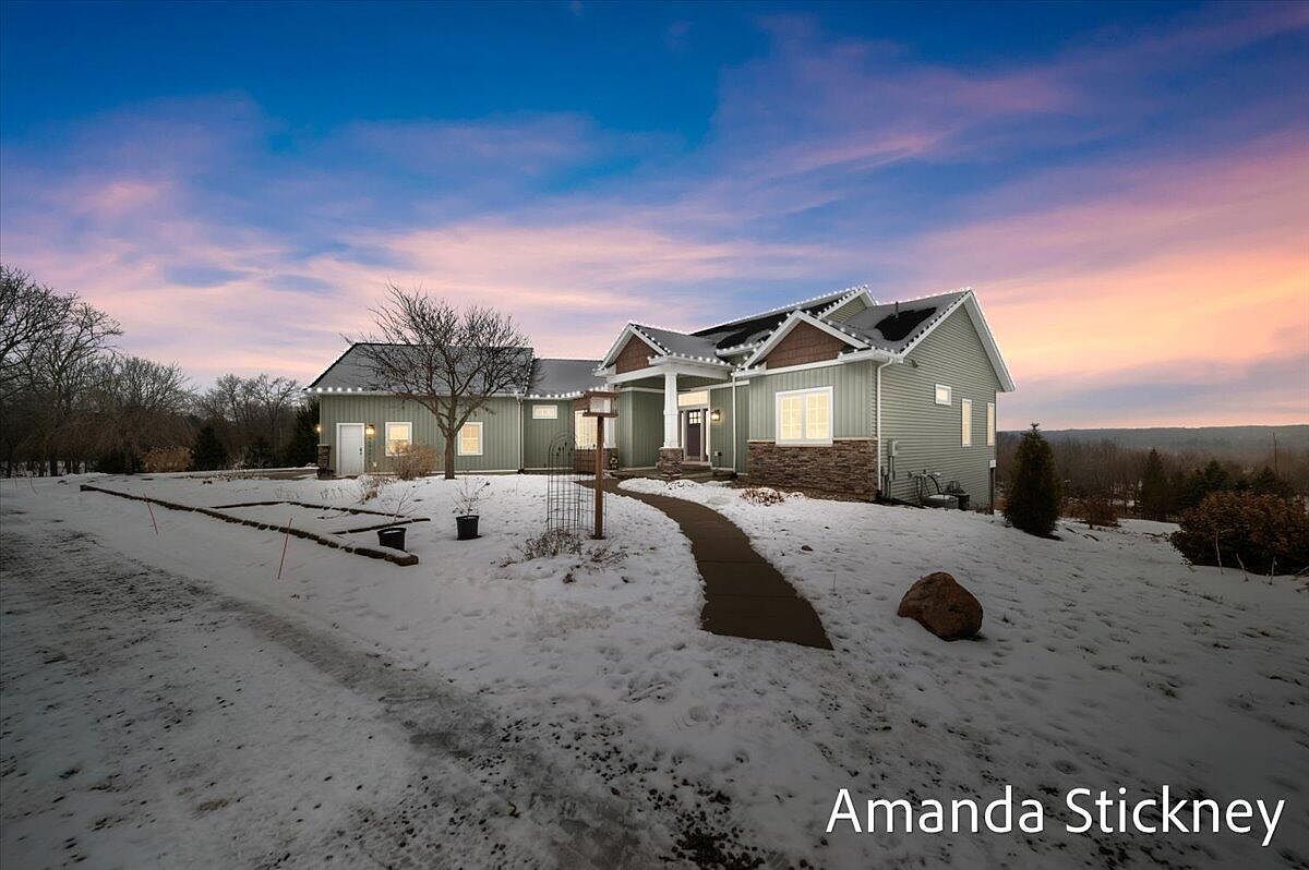 4343 S Montcalm Ave Lowell, MI 49331 - Thumbnail 2