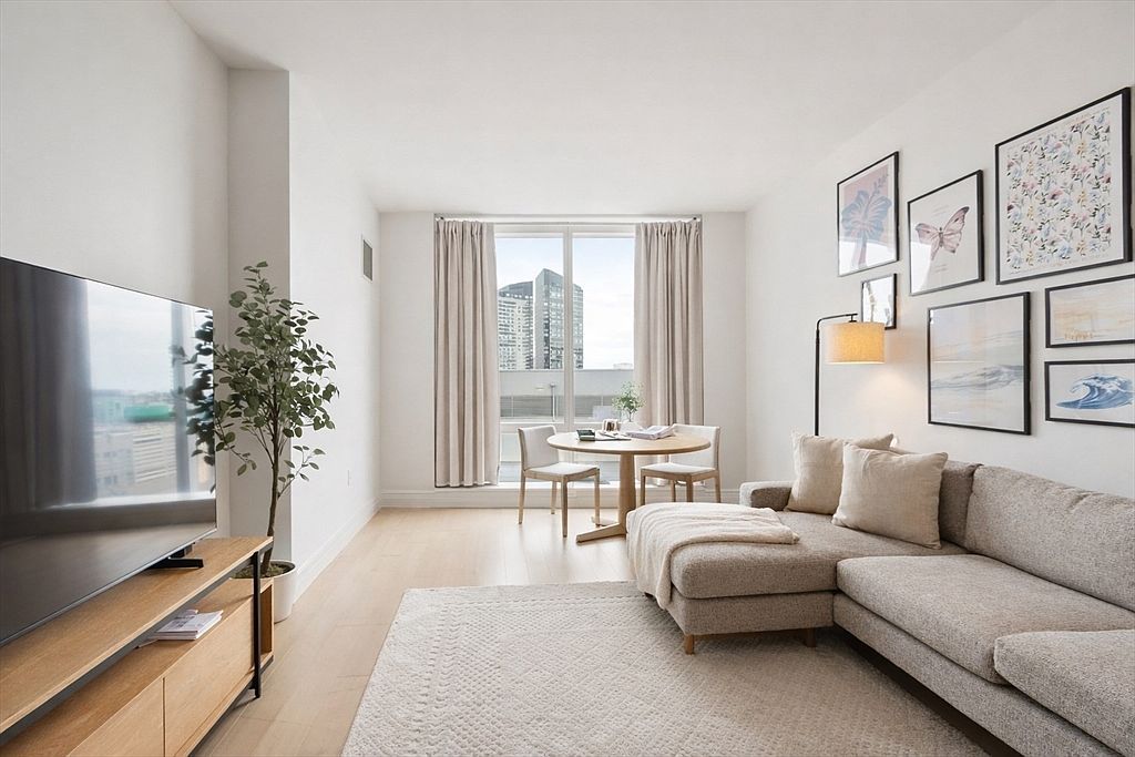 1 Franklin St #1602 Boston, MA 02110  | Condominium