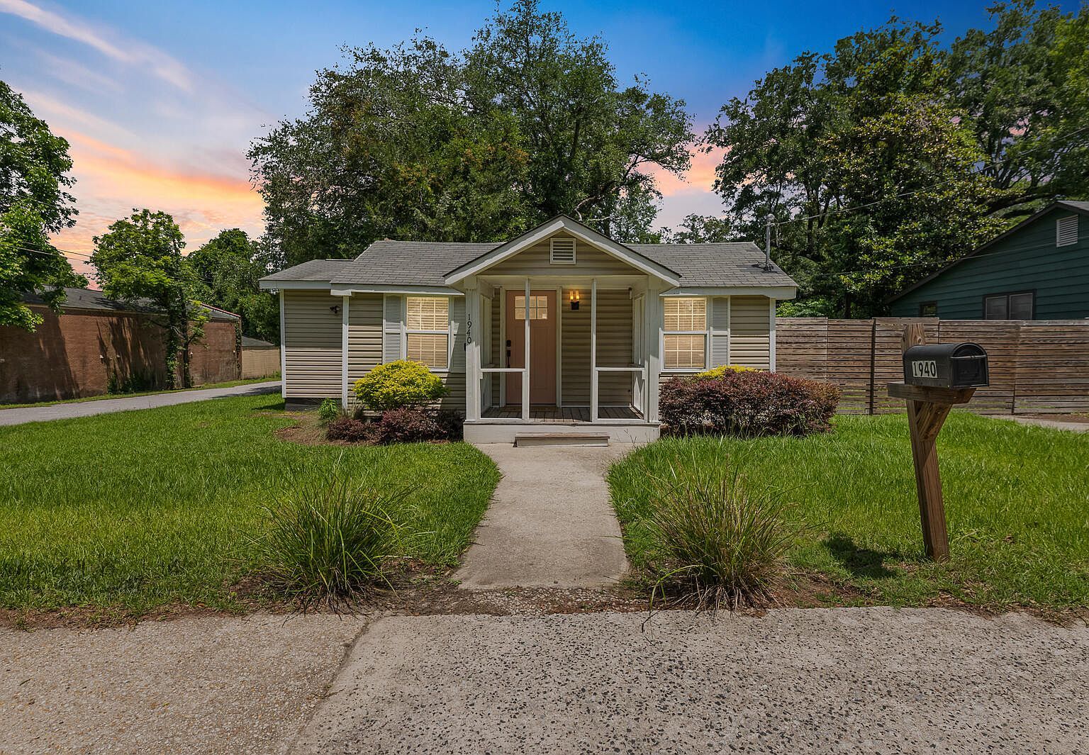 1940 Orangeburg St North Charleston, SC 29405 - Thumbnail 2